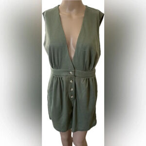 Cupshe waffle knit Romper shorts v neck with pockets size M